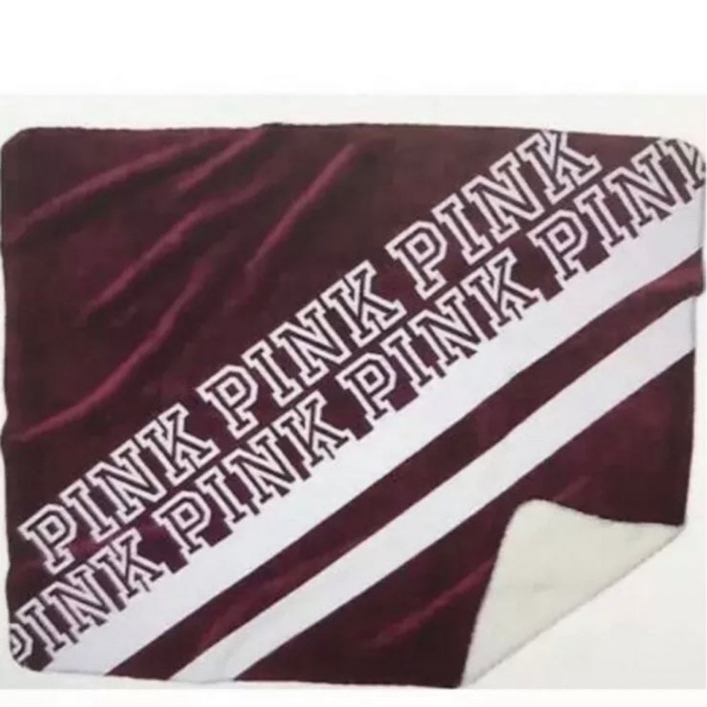 2018 VS PINK Black Friday Sherpa Blanket